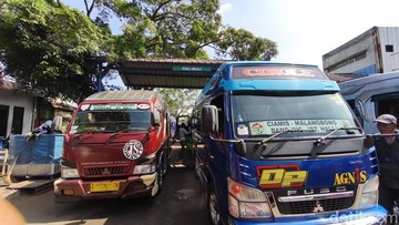 Mobil Elf di Bandung (Foto: Bima Bagaskara/detikJabar)
