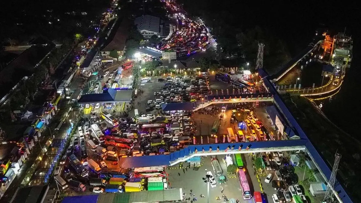 Analisis Mendalam: Dualisme Arus Kendaraan Jadi Akar Kemacetan Ekstrem di Akses Pelabuhan Gilimanuk