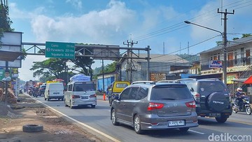 Fenomena Unik Arus Mudik di Jawa Barat: Dari Penumpang Tertinggal hingga Penyalahgunaan Ambulans