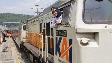 Dedikasi di Jalur Pantura: Kisah Masinis Wanita yang Rela Tunda Mudik Demi Keselamatan Perjalanan Kereta Api Lebaran