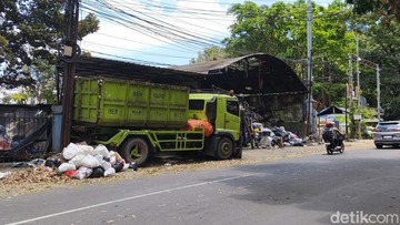 Dampak Libur Idul Fitri: Tumpukan Sampah Kota Bandung Meningkat Drastis Akibat Penutupan TPA Sarimukti