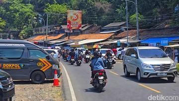 Antisipasi Lonjakan Wisatawan, Polisi Sukabumi Terapkan Skema One Way di Jalur Palabuhanratu