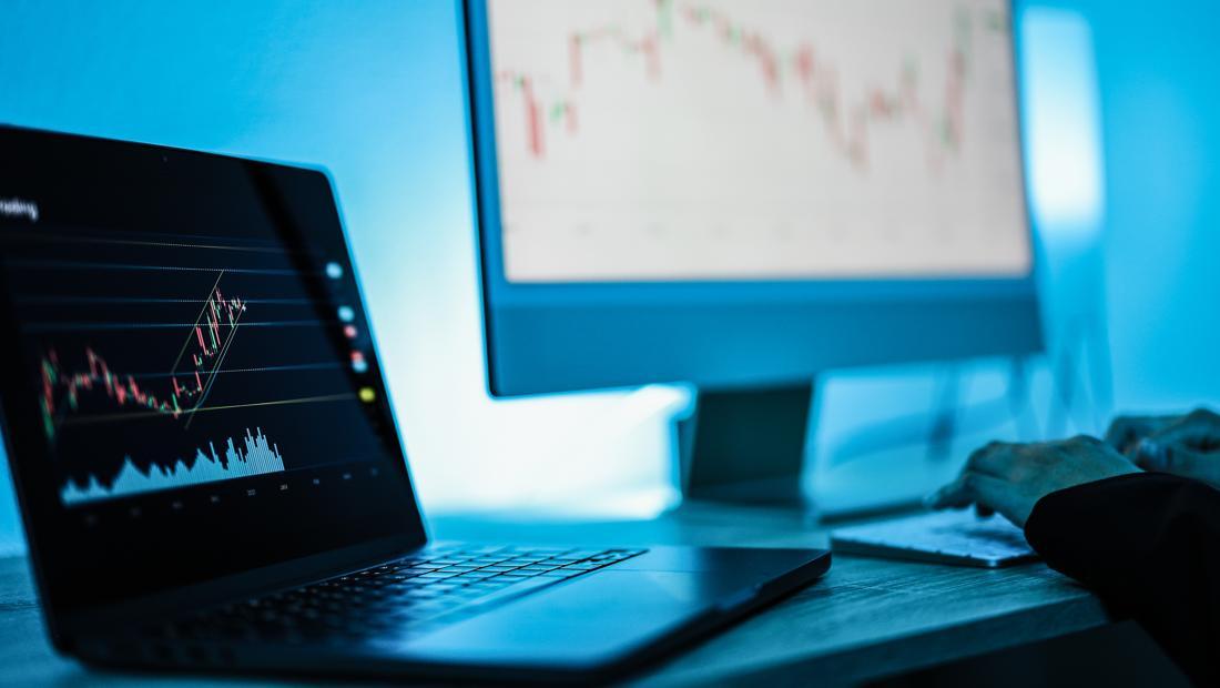 Analisis Pasar Modal: IHSG Terkoreksi di Tengah Sentimen Global, ARTO dan BBCA Umumkan Kinerja Positif