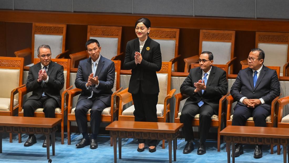 DPR Sahkan Lima Anggota Dewan Komisioner OJK Periode 2026-2031: Harapan Baru untuk Stabilitas Sektor Keuangan