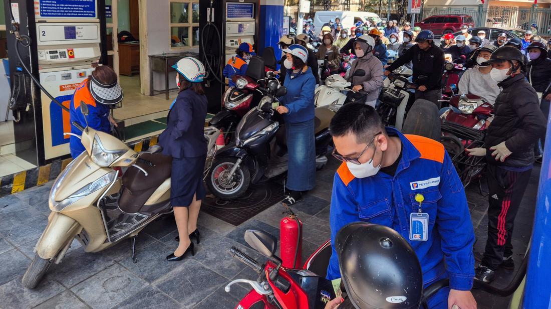 Respons Vietnam Terhadap Krisis Energi Global: Imbauan WFH Sebagai Solusi Penghematan BBM di Tengah Konflik Timur Tengah