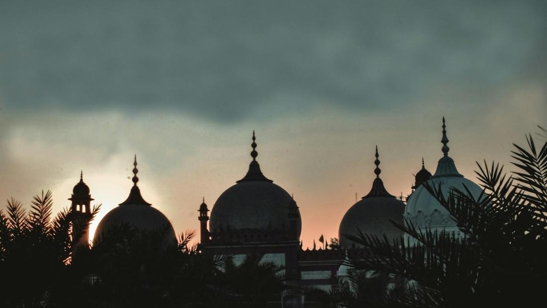 Lebaran Makin Bermakna: 5 Cara Kreatif Bagikan THR di Era Digital