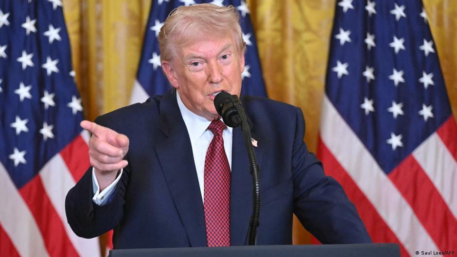 Ketegangan Meningkat: Trump Pertimbangkan Opsi Militer terhadap Iran dalam 10 Hari ke Depan, Pasar Minyak Bereaksi